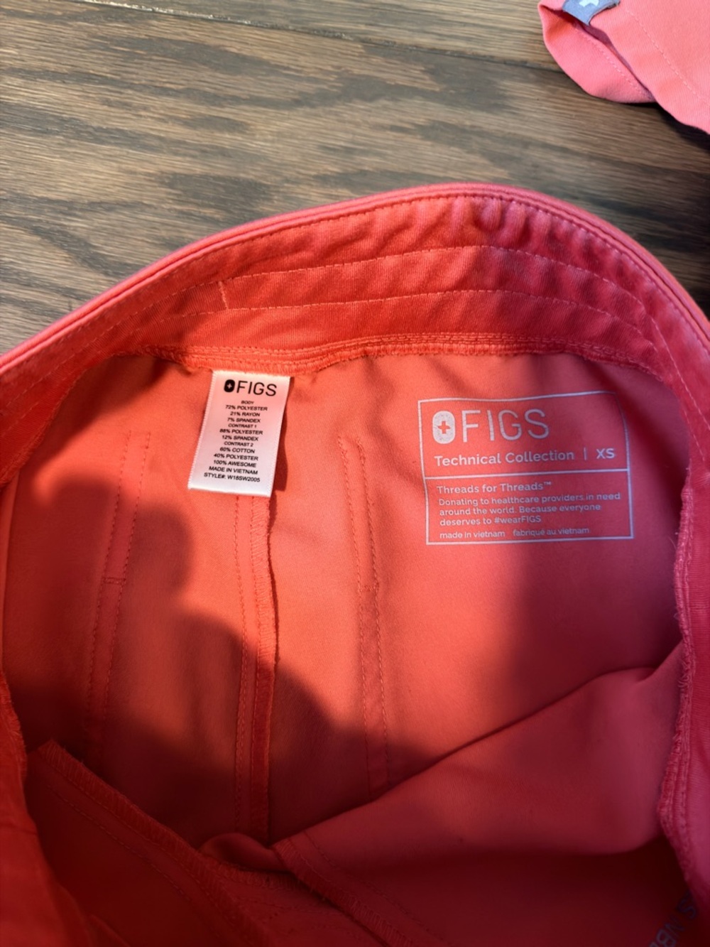 FIGS Hot Coral Scrub Set - Top & Jogger Pants - Picture 3 of 7